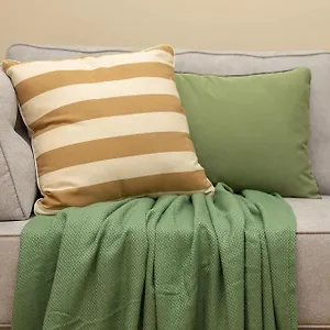 Rent Like - Krakowskie Przedmiescie 12 , Warsaw Poland
